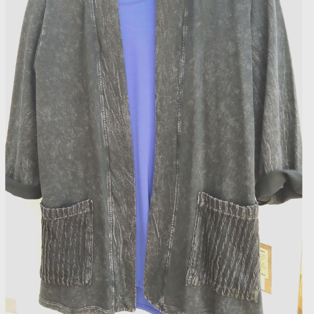 Put full garment on wide no hangar and have it way like on display