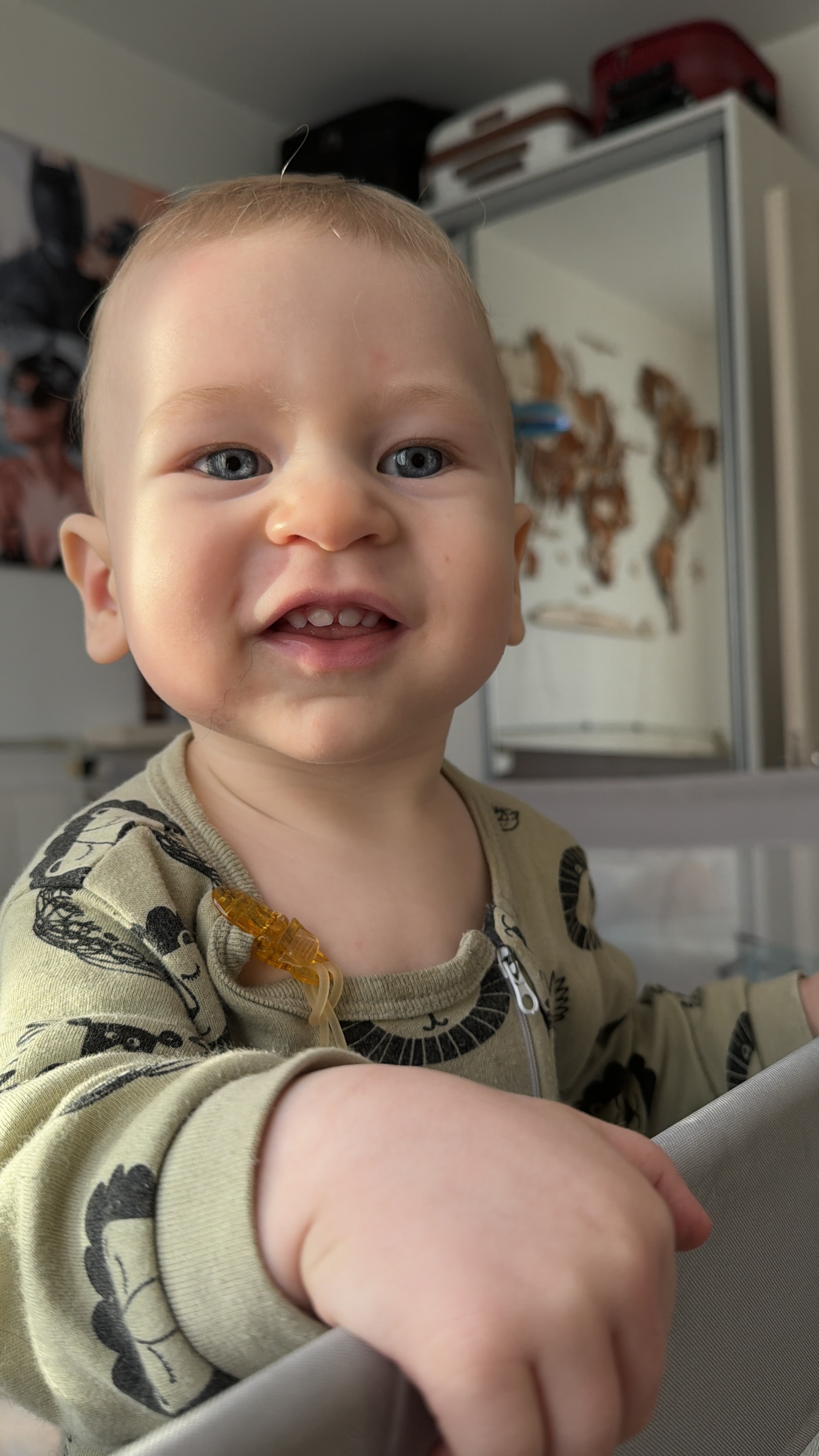 Mama Chicken — child photo for stylization