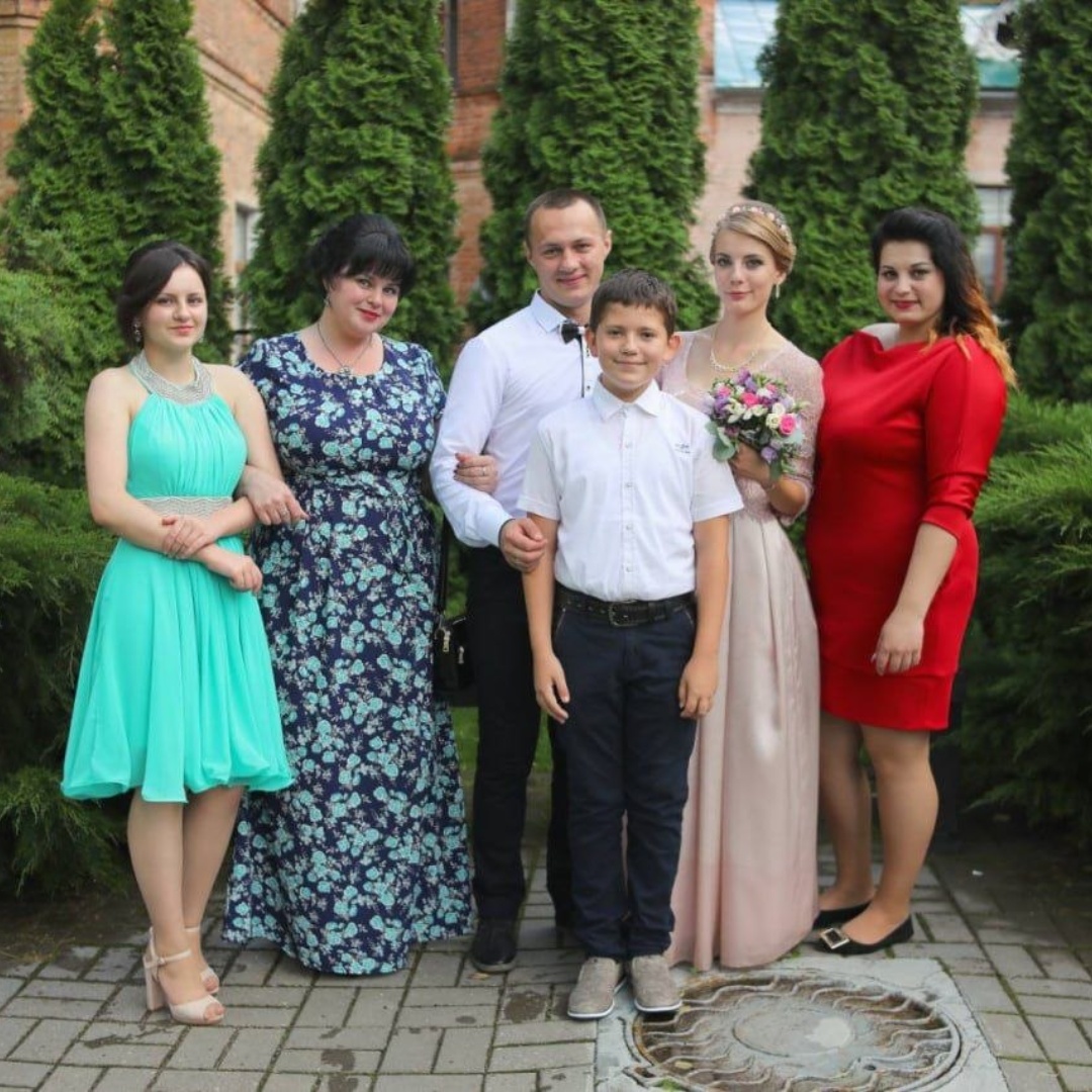 все обнимаются