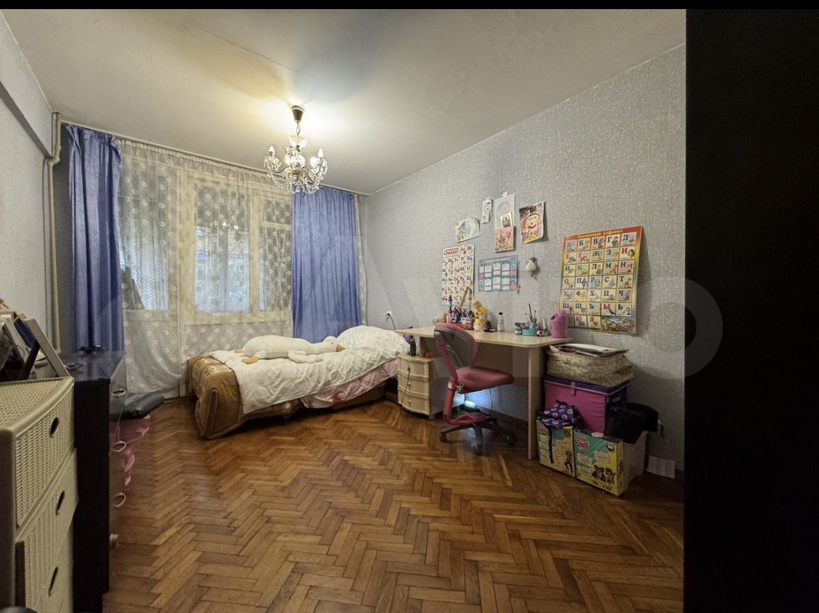 Reference image 1