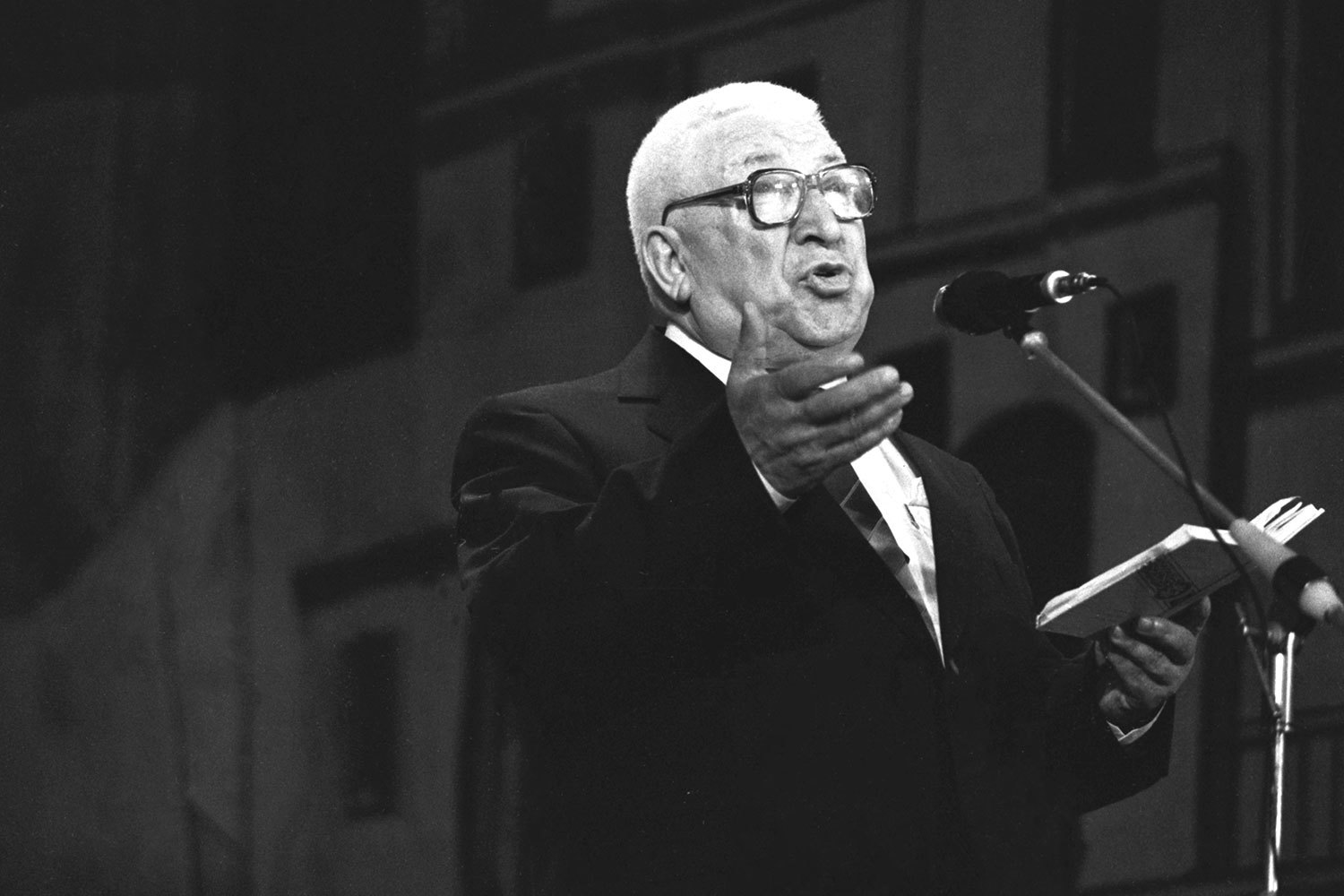 Pipeline node image upload